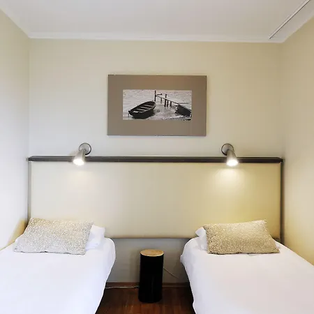 فندق سولا ستراند فندق 4*