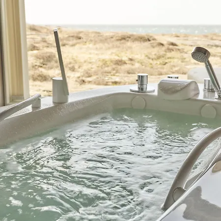 فندق فندق سولا ستراند 4*