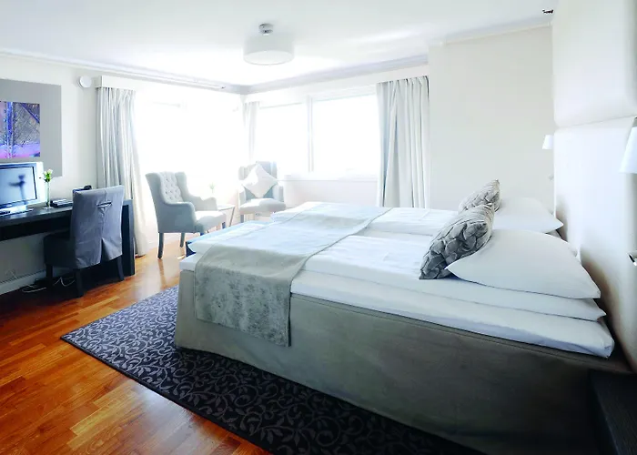 Hotell Sola Strand Hotel 4*